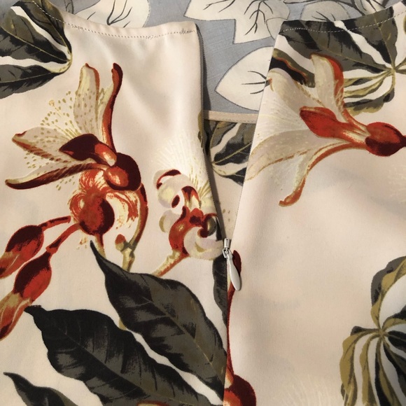 Fresh Sleeveless Blouse - Picture 3 of 8